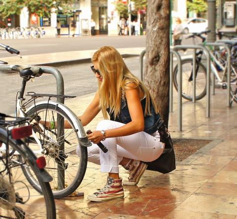 Woman Cycle Chic Valencia